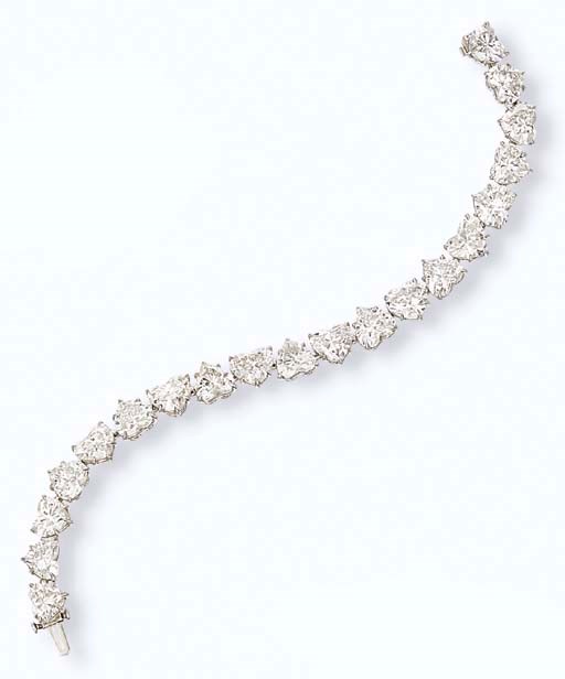 A DIAMOND LINE BRACELET