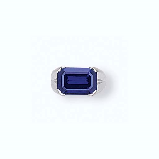 A SAPPHIRE RING, BY CHATILA
