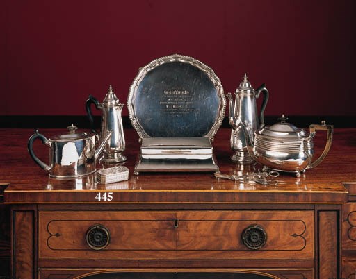 A modern snuff box