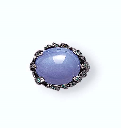 A LAVENDER JADEITE, TSAVORITE GARNET AND DIAMOND RING