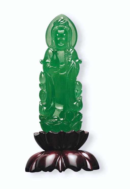 A JADEITE GUANYIN AND DIAMOND PENDANT