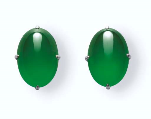 AN IMPRESSIVE PAIR OF JADEITE AND DIAMOND EARRINGS