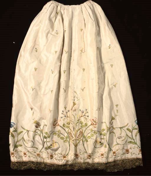 AN IMAGE ROBE OF EMBROIDERED CREAM SILK