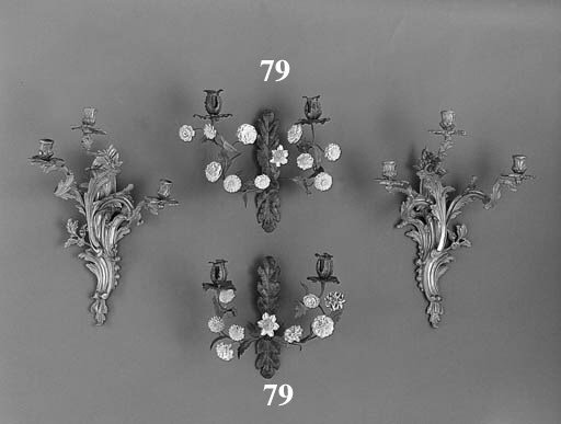 A PAIR OF LOUIS XV STYLE PORCELAIN MOUNTED TLE TWO-LIGHT WALL APPLIQUES