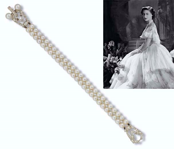 AN ART DECO CULTURED PEARL AND DIAMOND BRACELET