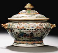 A 'CANTON FAMILLE ROSE' SOUP TUREEN AND COVER