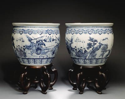 A LARGE PAIR OF BLUE AND WHITE JARDINIERES