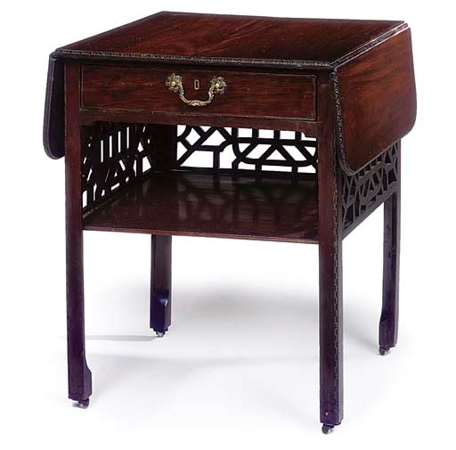 A MAHOGANY SUPPER TABLE