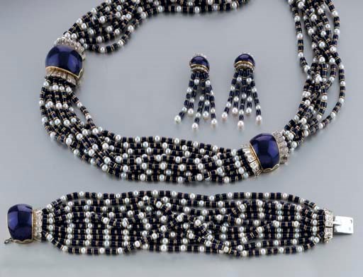 PARURE IN ORO, SMALTI, PERLE COLTIVATE E DIAMANTI