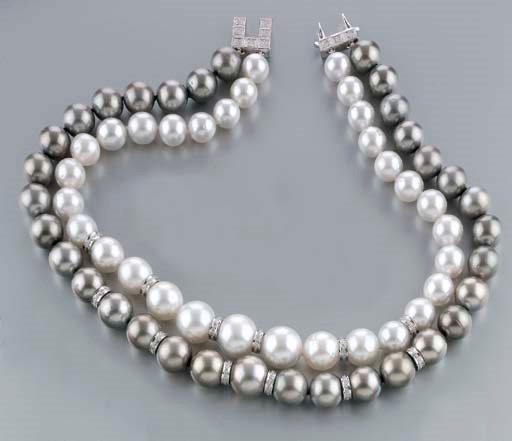 COLLANA IN ORO, PERLE COLTIVATE E DIAMANTI