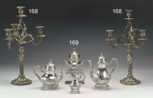 COPPIA DI CANDELABRI A QUATTRO FIAMME