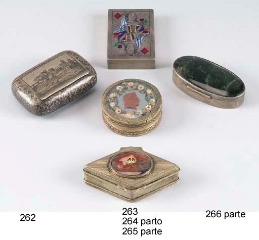 TABACCHIERA IN ARGENTO E NIELLO