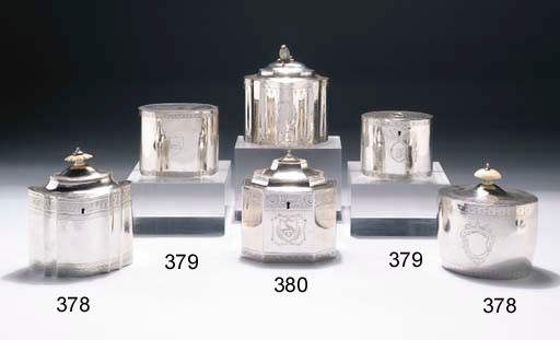 LOTTO COMPRENDENTE DUE DIVERSI TEA-CADDIES IN ARGENTO GIORGIO III