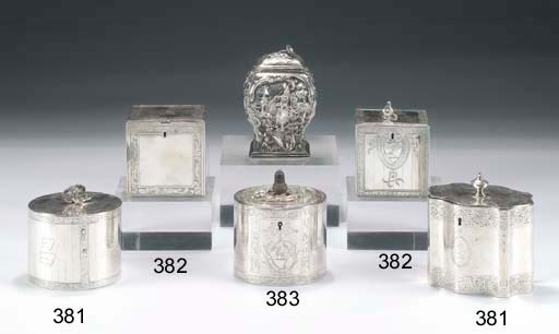 LOTTO COMPRENDENTE DUE DIVERSI TEA-CADDIES IN ARGENTO GIORGIO III