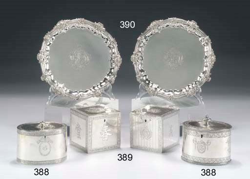LOTTO COMPRENDENTE DUE DIVERSI TEA-CADDIES IN ARGENTO GIORGIO III
