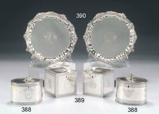 LOTTO COMPRENDENTE DUE DIVERSI TEA-CADDIES IN ARGENTO GIORGIO III