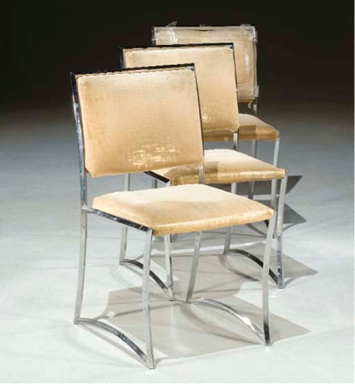 SUITE DE TROIS CHAISES