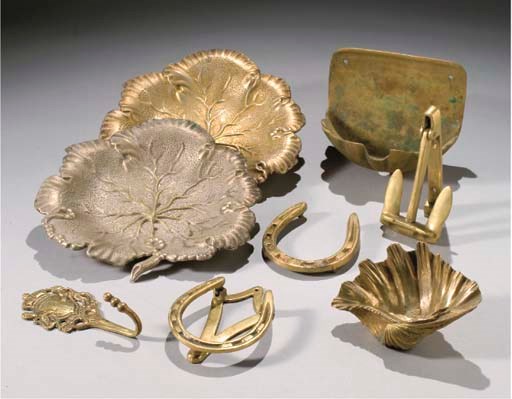 LOT EN BRONZE ET METAL DORE