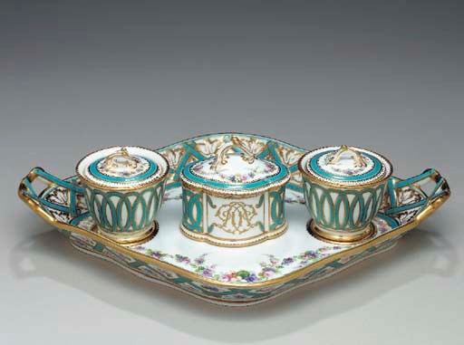 AN ENGLISH SEVRES STYLE PORCELAIN THREE PIECE 'TOILETTE' SERVICE AND PLATEAU,