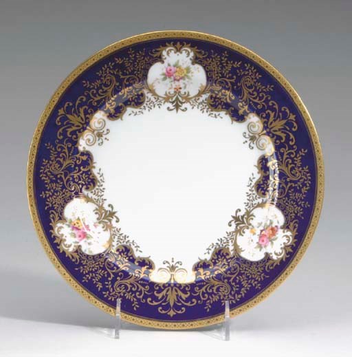 A SET OF TWELVE COALPORT PORCELAIN SERVICE PLATES,
