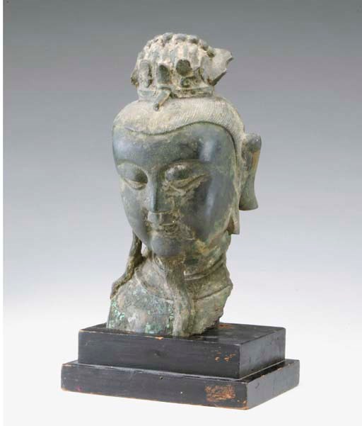 A CHINESE BRONZE HEAD OF AN OFFICIAL,