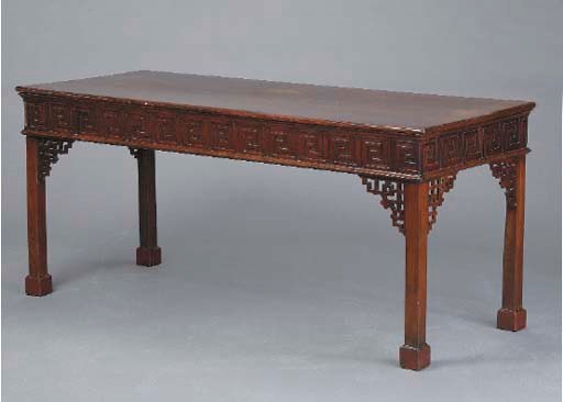 A GEORGIAN MAHOGANY SIDE TABLE,