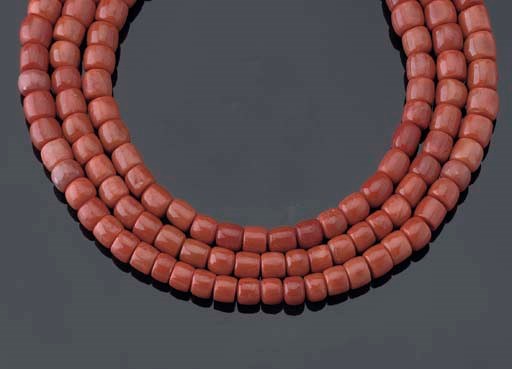 AN ANTIQUE THREE ROW CORAL NECKLACE, BY ROZENDAAL