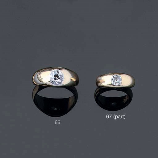 A SINGLE STONE DIAMOND RING
