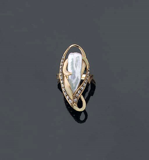 A CULTURED PEARL, ENAMEL AND DIAMOND RING