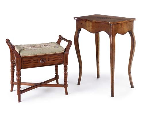 A VICTORIAN WALNUT OCCASIONAL TABLE