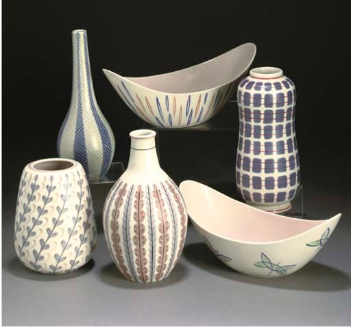 A POOLE POTTERY I/PQC FREEFORM VASE