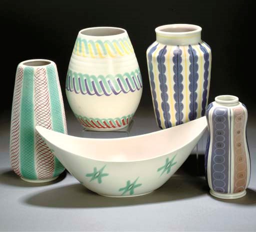 A POOLE POTTERY XE/YES FREEFORM VASE