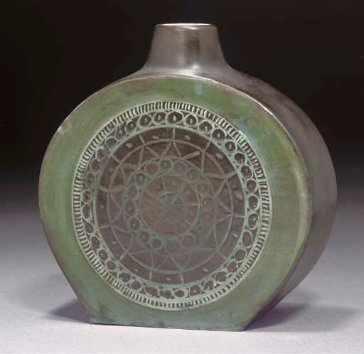 A TROIKA ST IVES FLASK