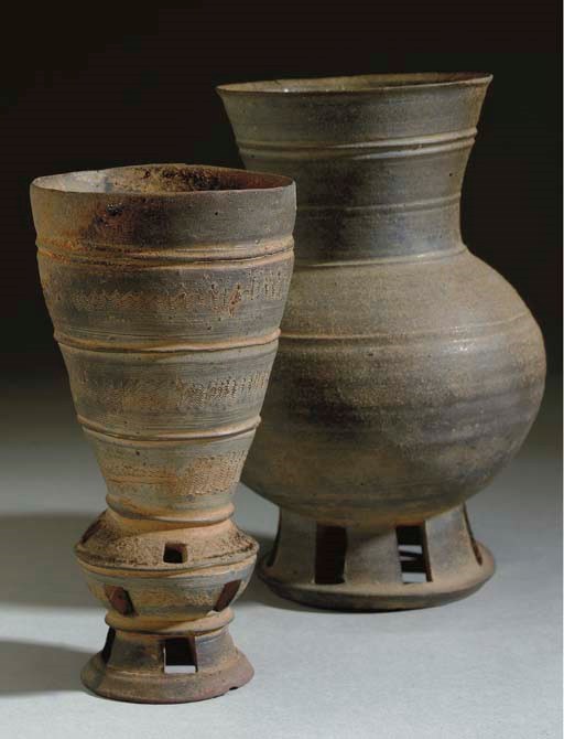 A GROUP OF KOREAN SILLA STYLE GRAY STONEWARE VESSELS,