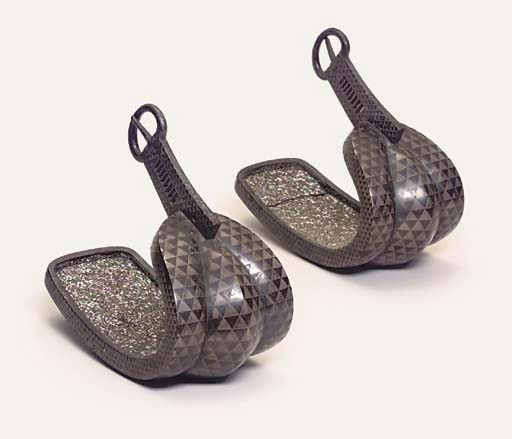 A PAIR OF ABUMI [STIRRUPS]