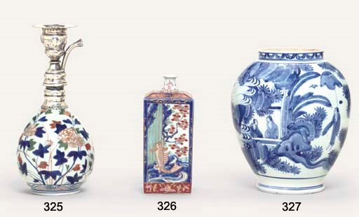 AN ARITA VASE