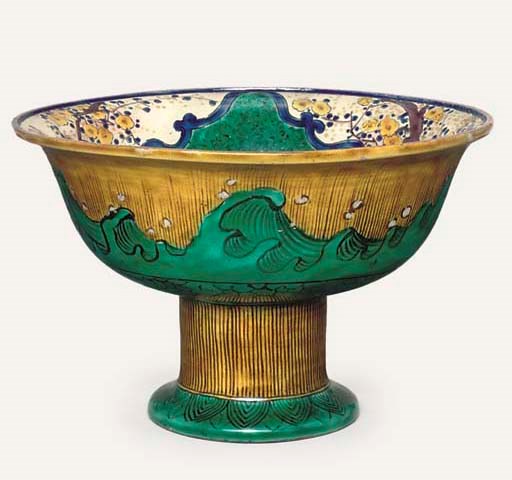 A KUTANI FOOTED BOWL