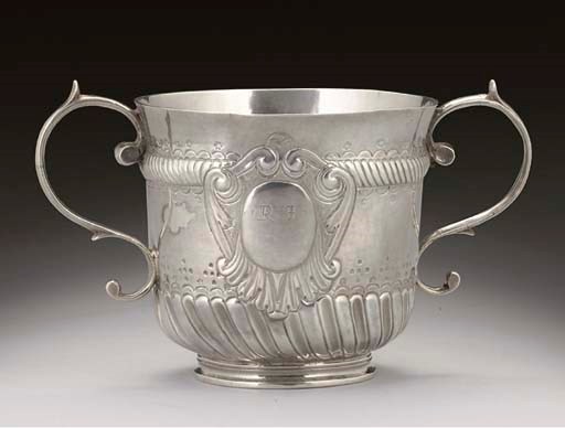AN EARLY 18TH CENTURY CHANNEL ISLANDS SILVER PORRINGER,