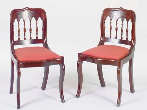 A PAIR OF AMERICAN TRANSITIONAL MAHOGANY SIDE CHAIRS,