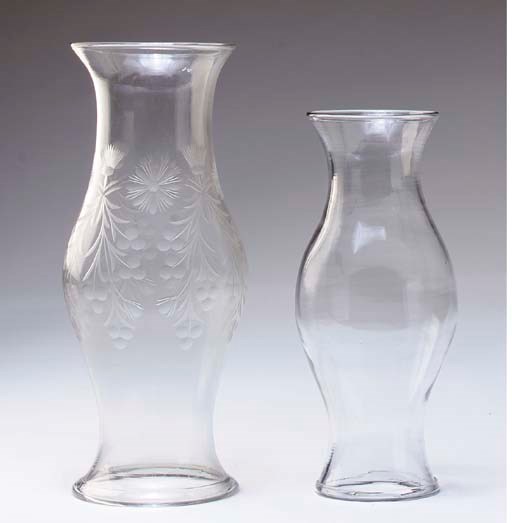 TWO PAIRS OF CLEAR GLASS HURRICANE LAMP SHADES,