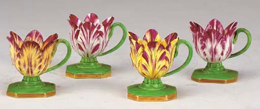 FOUR SPODE PORCELAIN TULIP-FORM SYLLABUB CUPS,