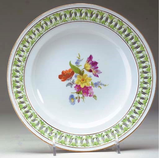 A SET OF EIGHT MEISSEN RETICULATED DESSERT PLATES,
