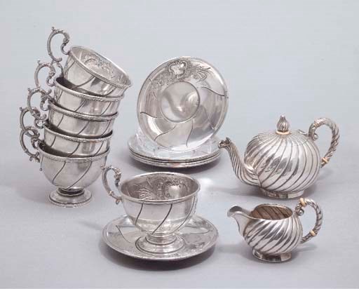 PETIT SERVICE A THE, TASSES ET SOUS-TASSES EN ARGENT