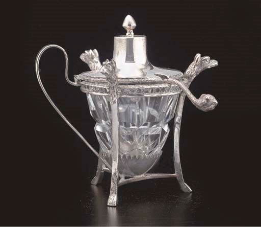 MOUTARDIER ET CUILLERE EN ARGENT ET VERRE BLANC
