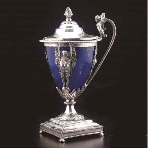MOUTARDIER EN ARGENT ET VERRE BLEU