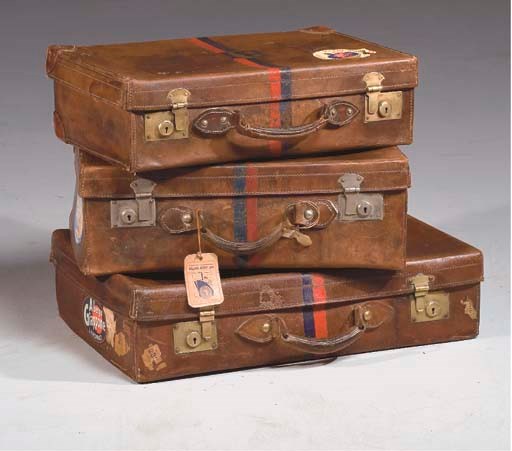 TROIS VALISES