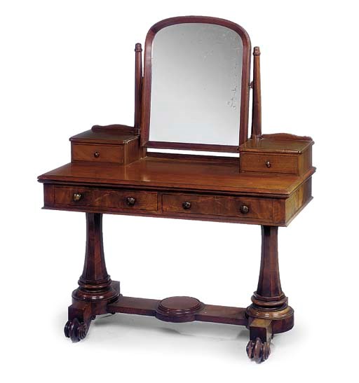 A MAHOGANY DRESSING TABLE