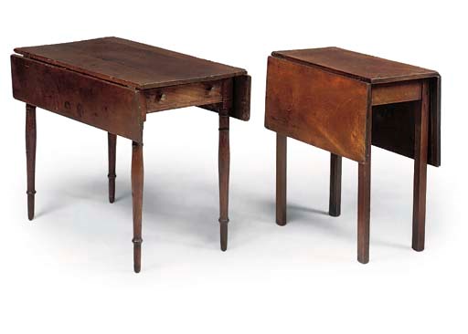 A REGENCY MAHOGANY PEMBROKE TABLE