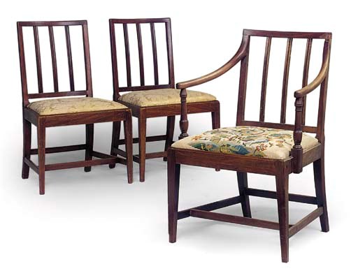 A PAIR OF GEORGE III MAHOGANY DINING CHAIRS