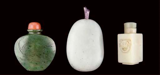 A Chinese spinach jade snuff bottle, 19th Century